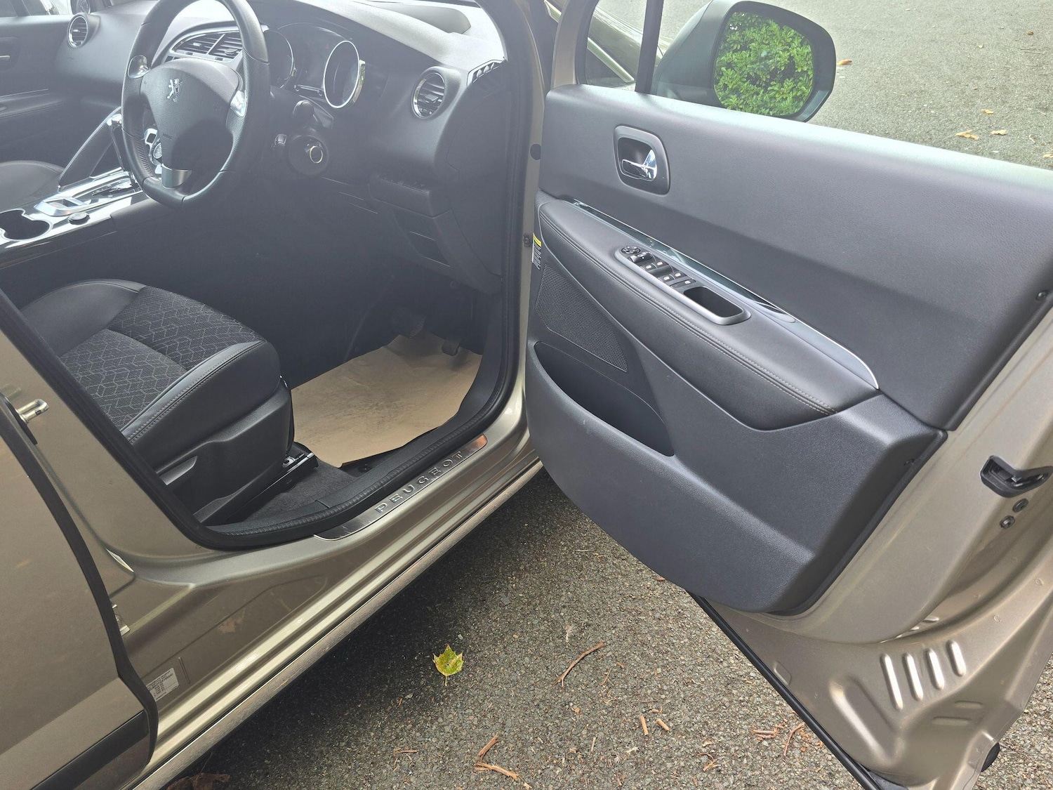 Used Peugeot 3008 2016 for sale - 76109893: Photo 8