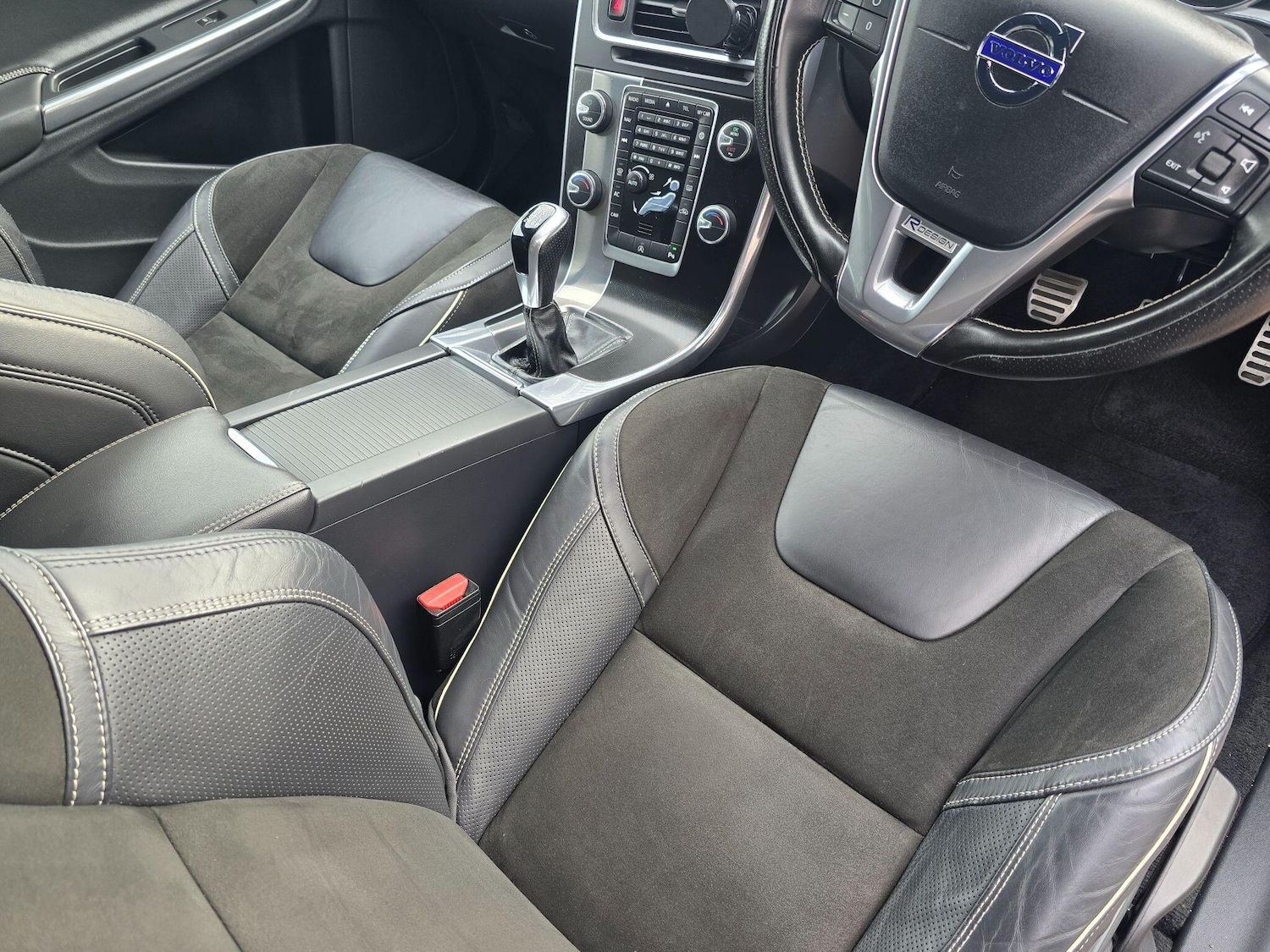 Used Volvo V60 2017 for sale - 77611843: Photo 12