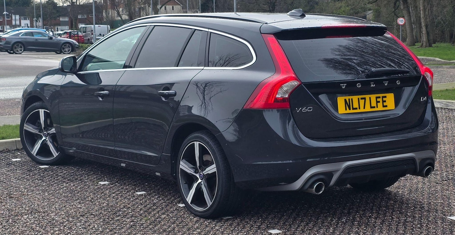 Used Volvo V60 2017 for sale - 77611843: Photo 2