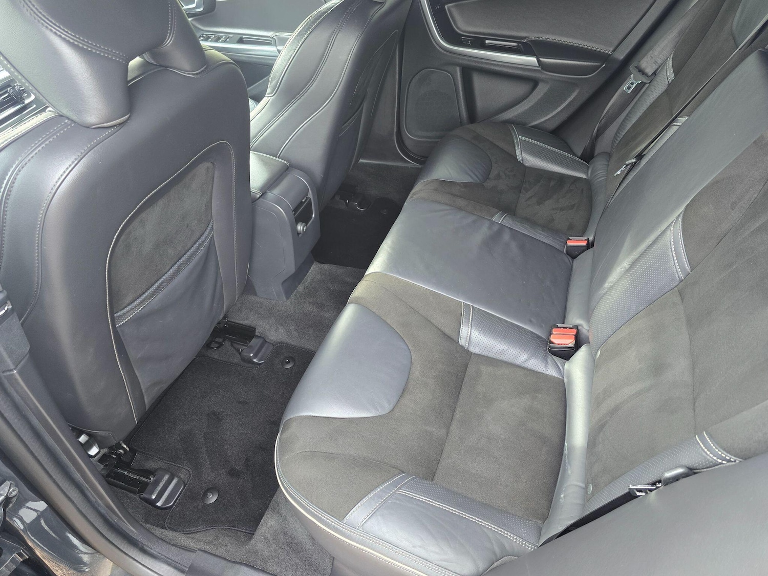 Used Volvo V60 2017 for sale - 77611843: Photo 23