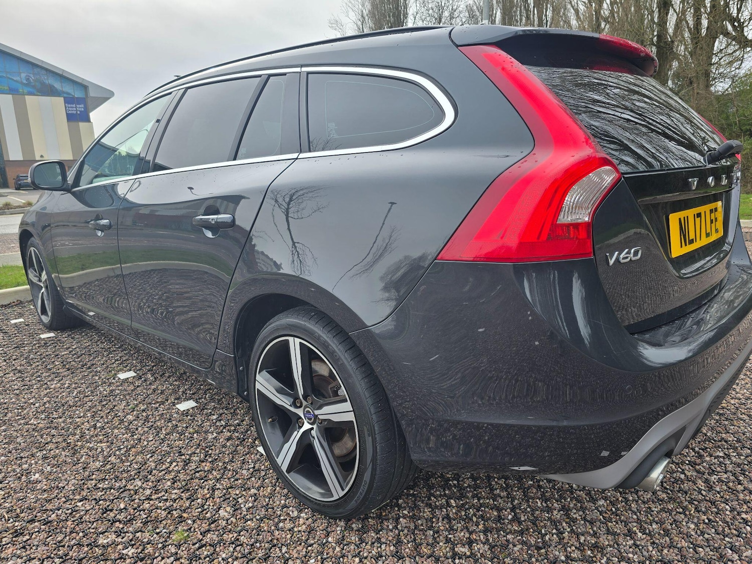 Used Volvo V60 2017 for sale - 77611843: Photo 32
