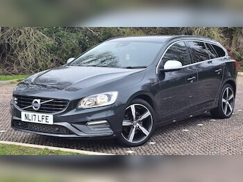 Used Volvo V60 2017 for sale - 77611843: Photo