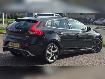 Used Volvo V40 2016 for sale - 77657483: Photo