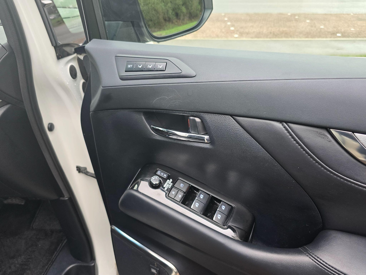 Used Toyota Vellfire 2026 for sale - 77537817: Photo 11