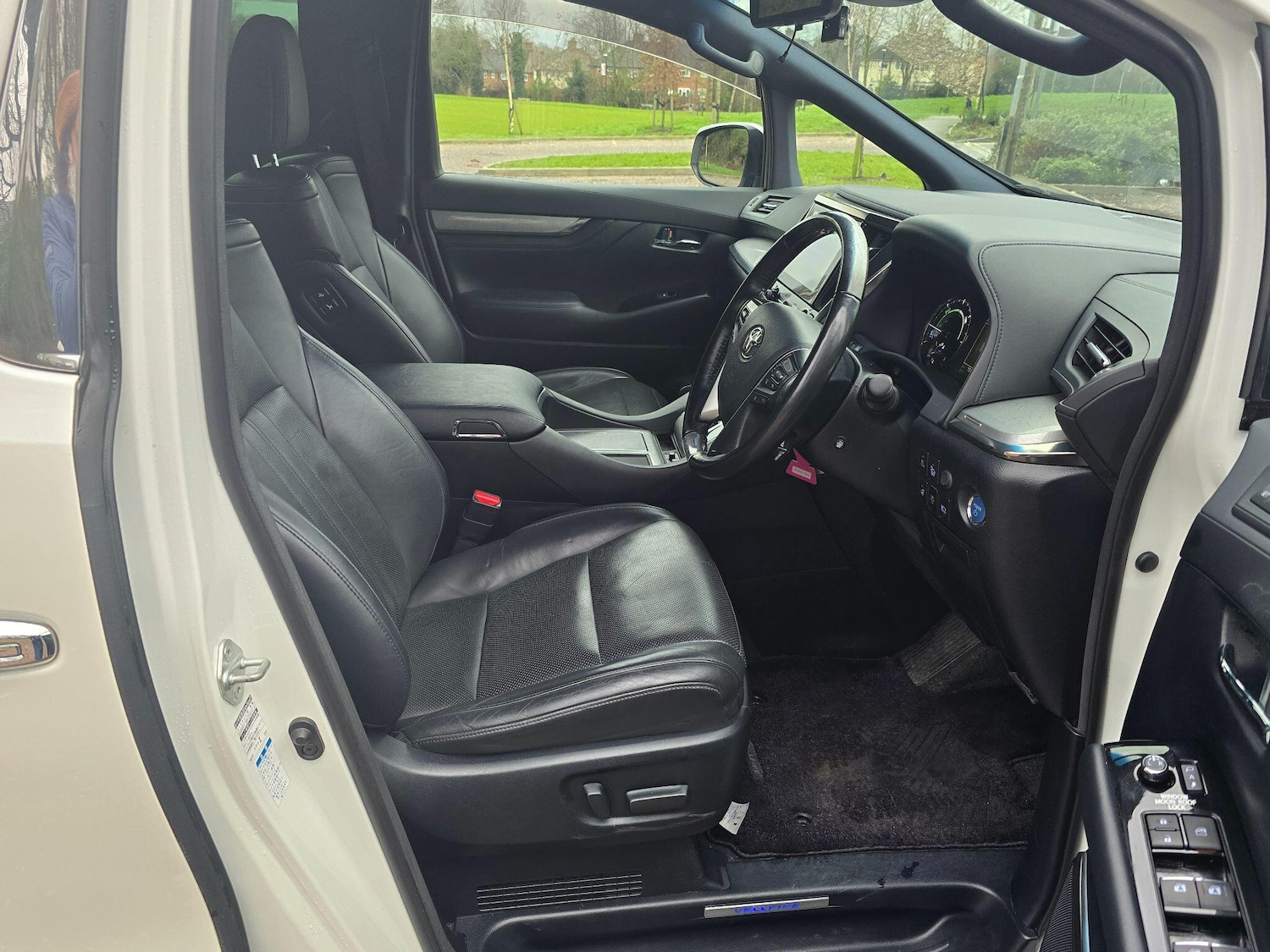 Used Toyota Vellfire 2026 for sale - 77537817: Photo 12