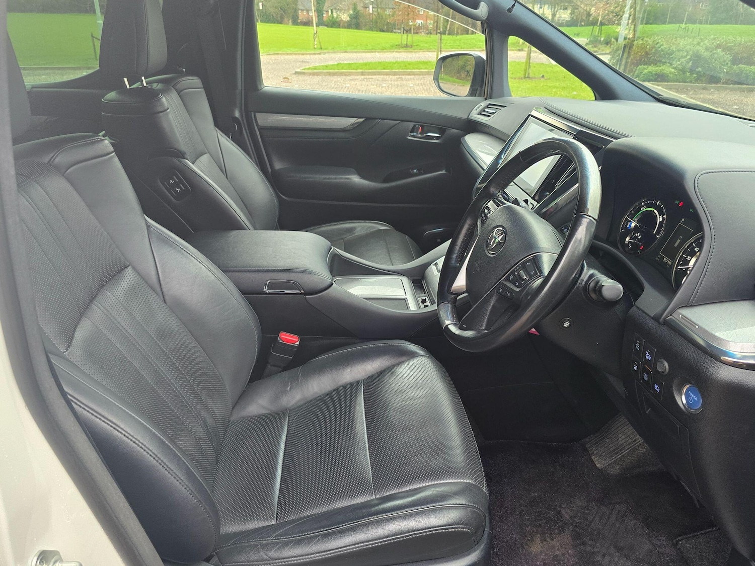 Used Toyota Vellfire 2026 for sale - 77537817: Photo 14