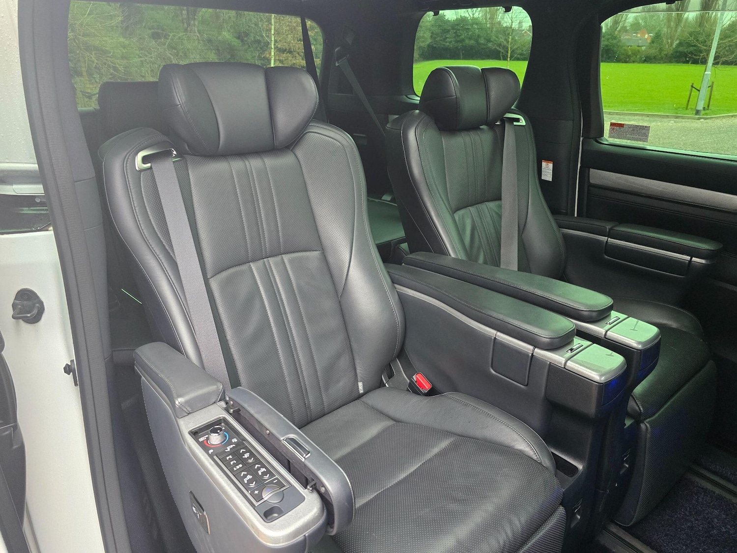 Used Toyota Vellfire 2026 for sale - 77537817: Photo 22