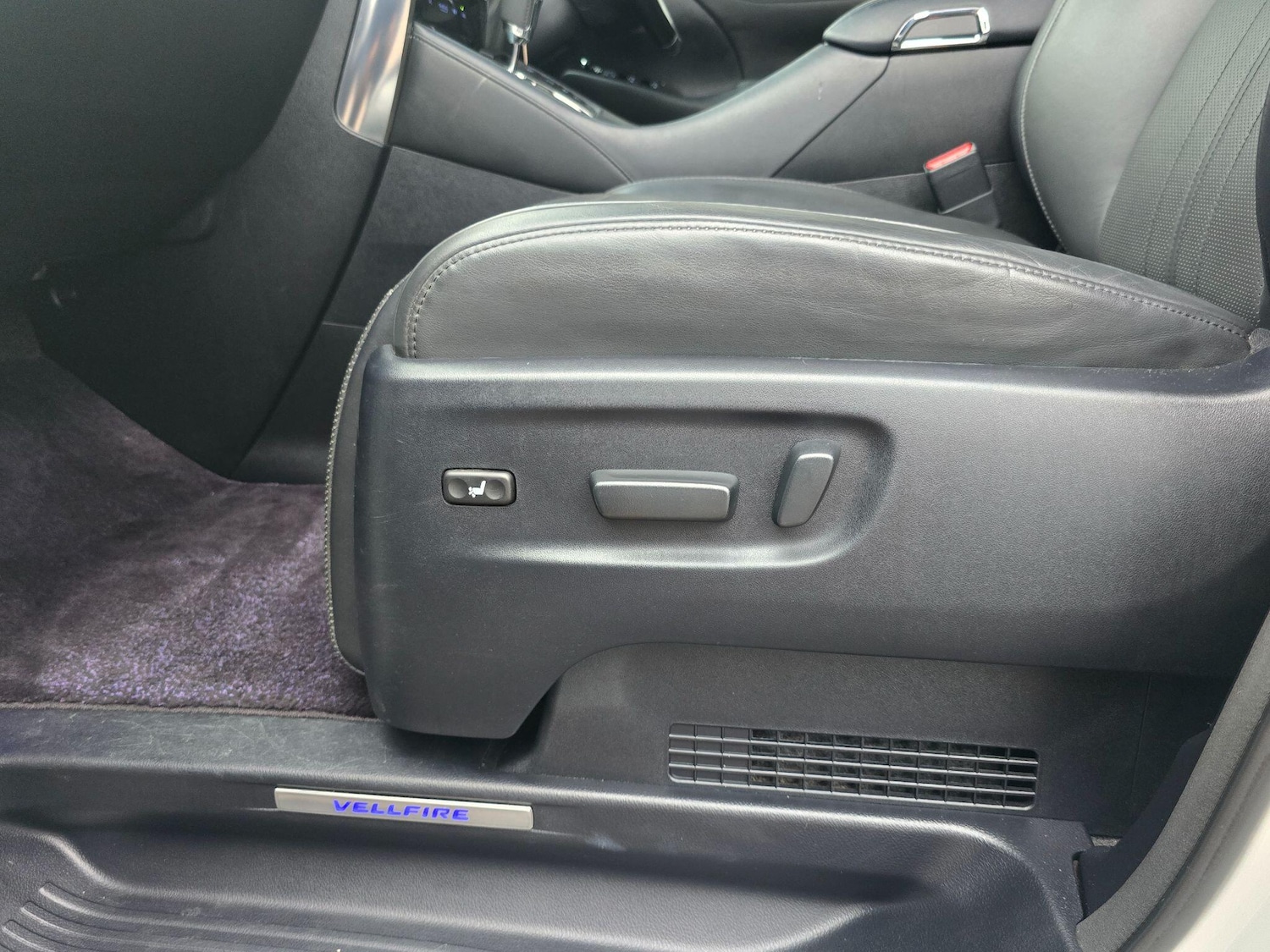 Used Toyota Vellfire 2026 for sale - 77537817: Photo 41