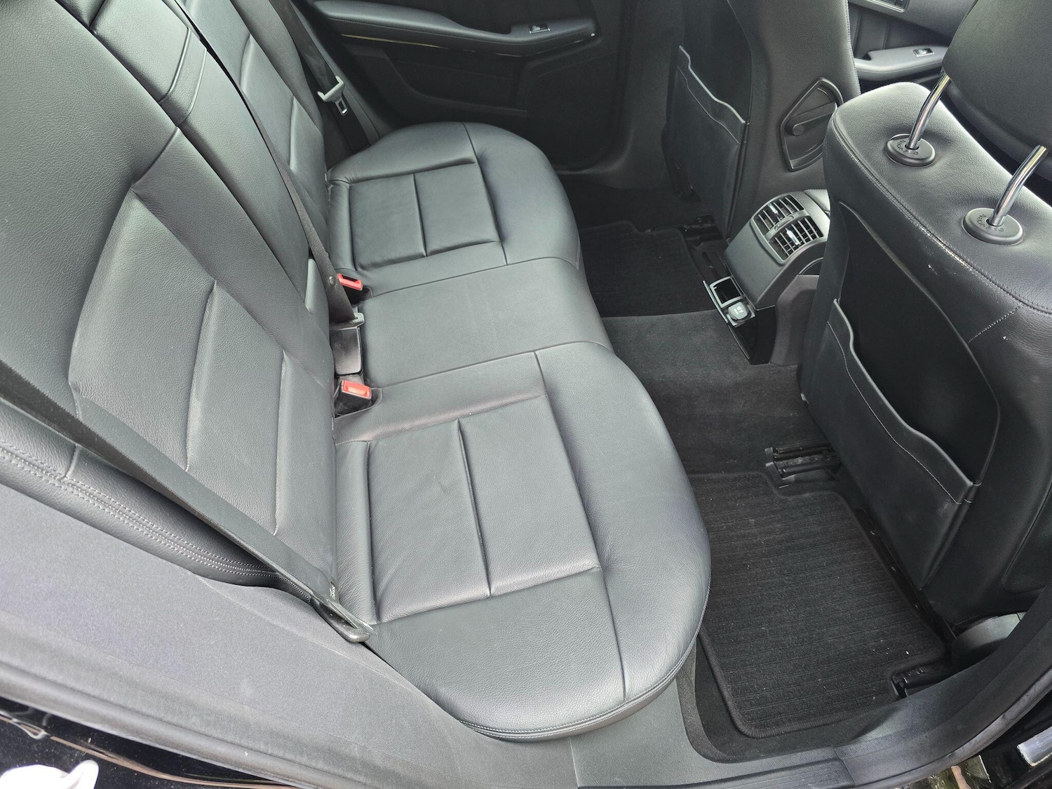 Used Mercedes-Benz E-Class 2013 for sale - 76059780: Photo 16