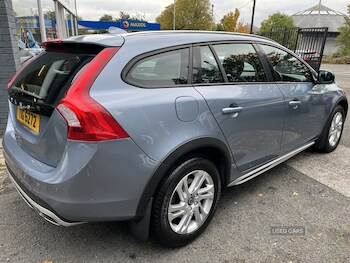 Used Volvo V60 2018 for sale - 76228375: Photo 3