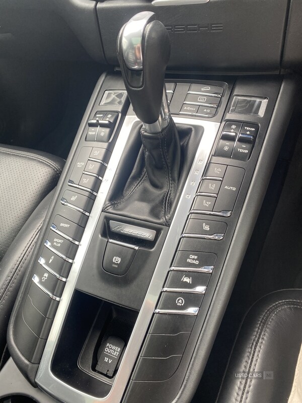 Used Porsche Macan 2015 for sale - 74396231: Photo 19