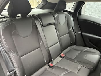 Used Volvo V40 2017 for sale - 79875285: Photo