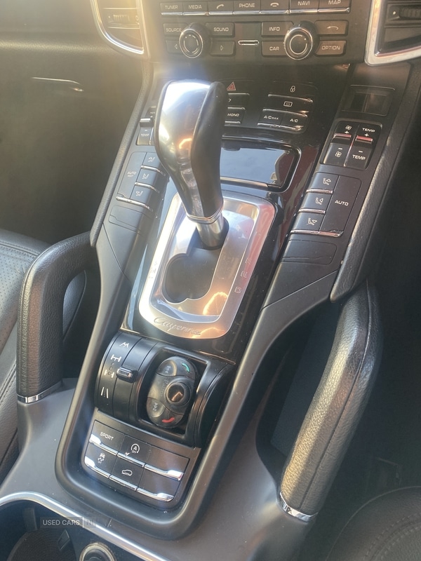 Used Porsche Cayenne 2012 for sale - 76634710: Photo 16