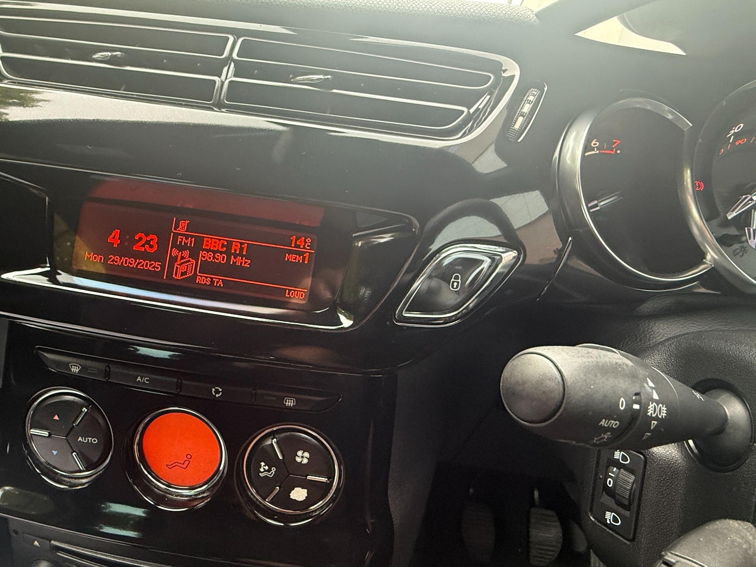 Used Citroen DS3 2015 for sale - 76109757: Photo 14