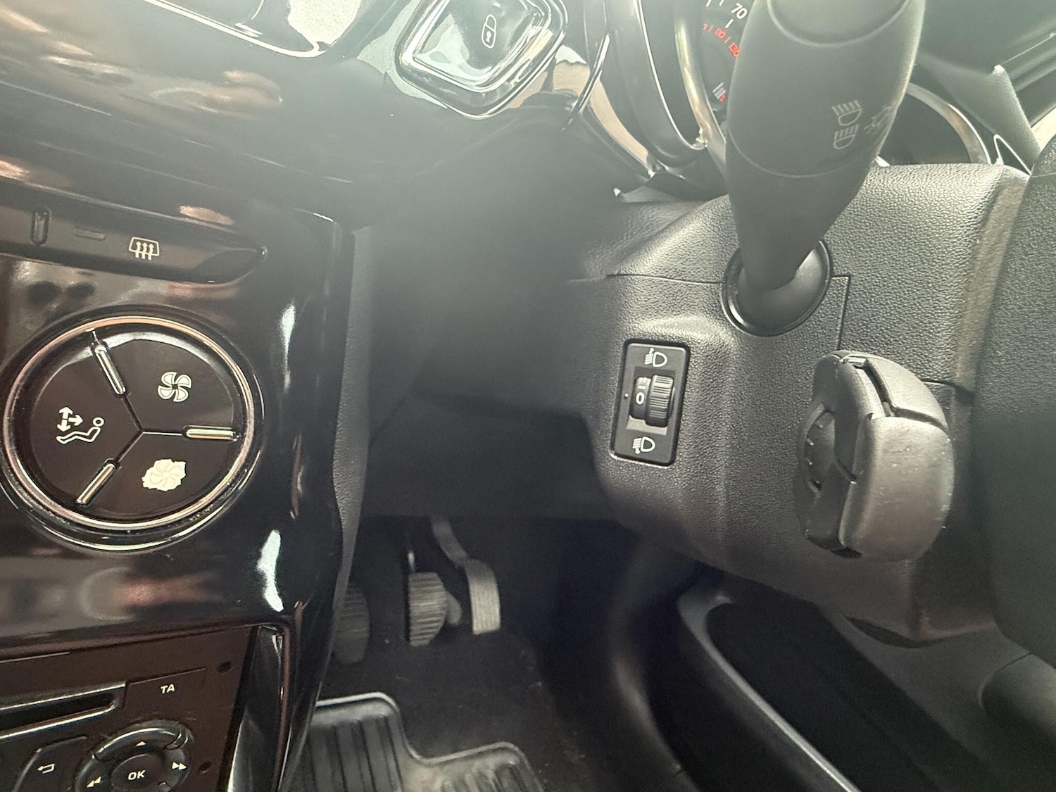 Used Citroen DS3 2015 for sale - 76109757: Photo 27