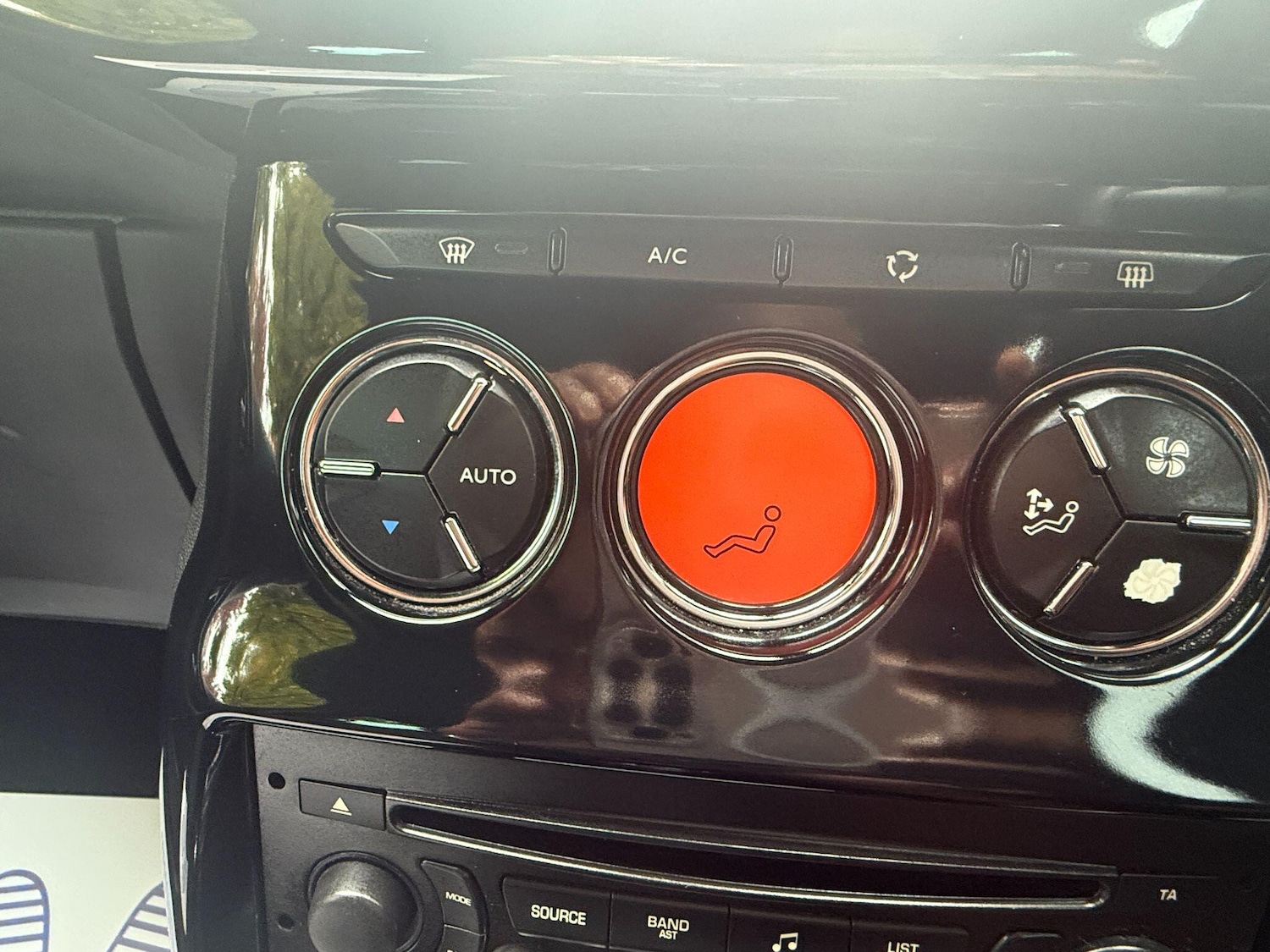 Used Citroen DS3 2015 for sale - 76109757: Photo 30