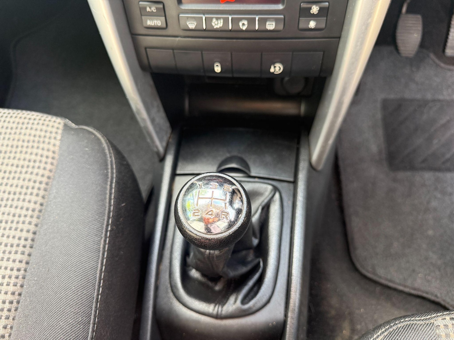 Used Peugeot 207 2010 for sale - 76377935: Photo 12