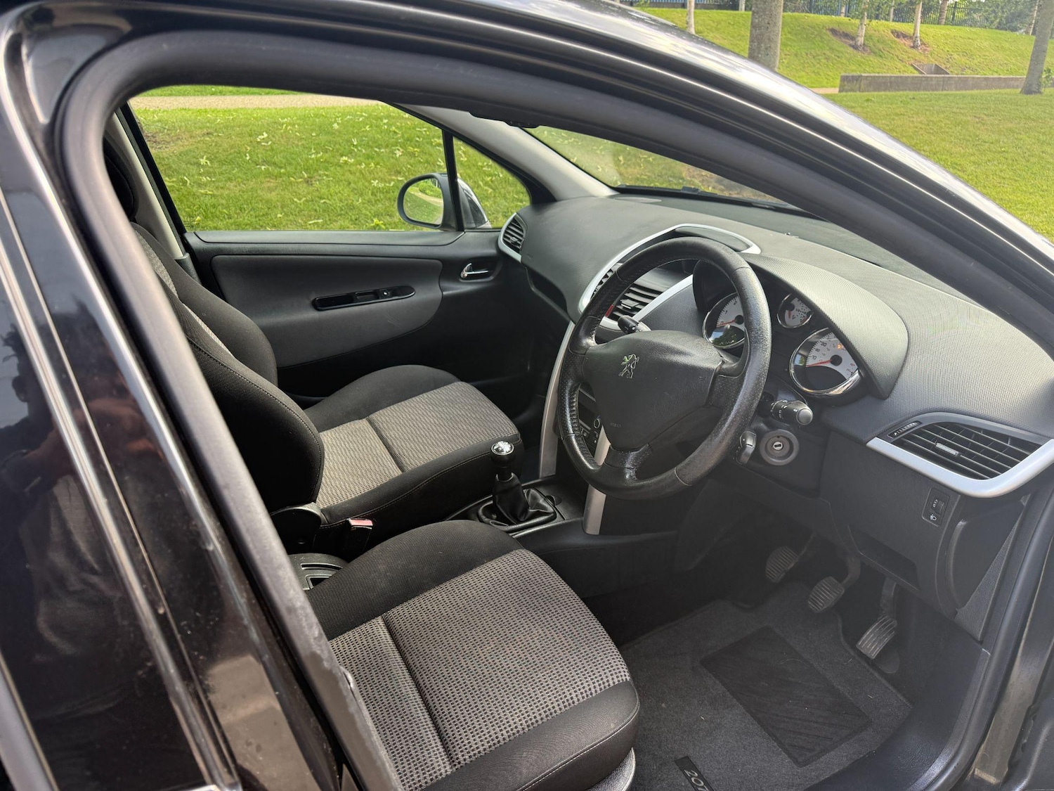 Used Peugeot 207 2010 for sale - 76377935: Photo 14