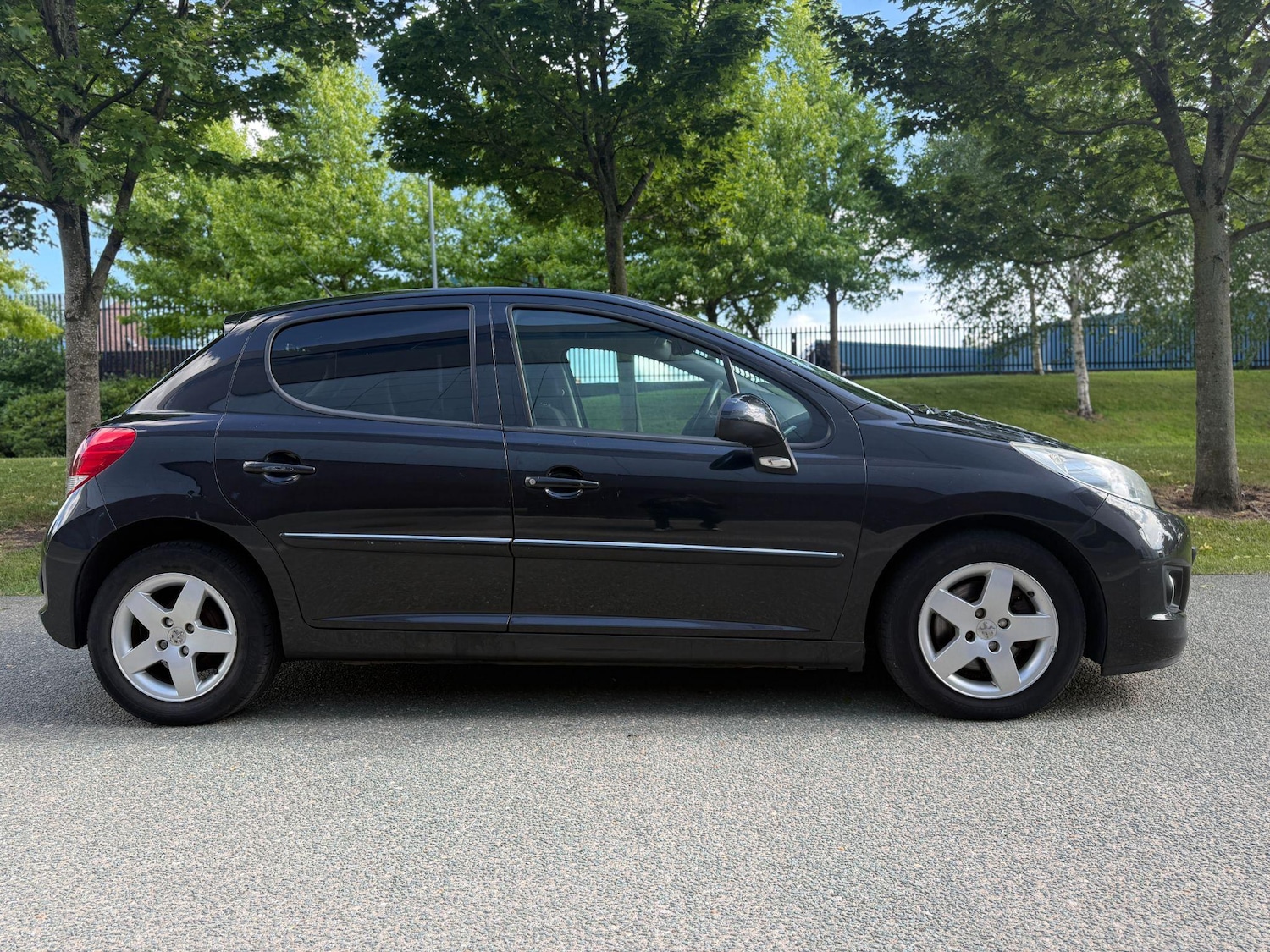 Used Peugeot 207 2010 for sale - 76377935: Photo 9