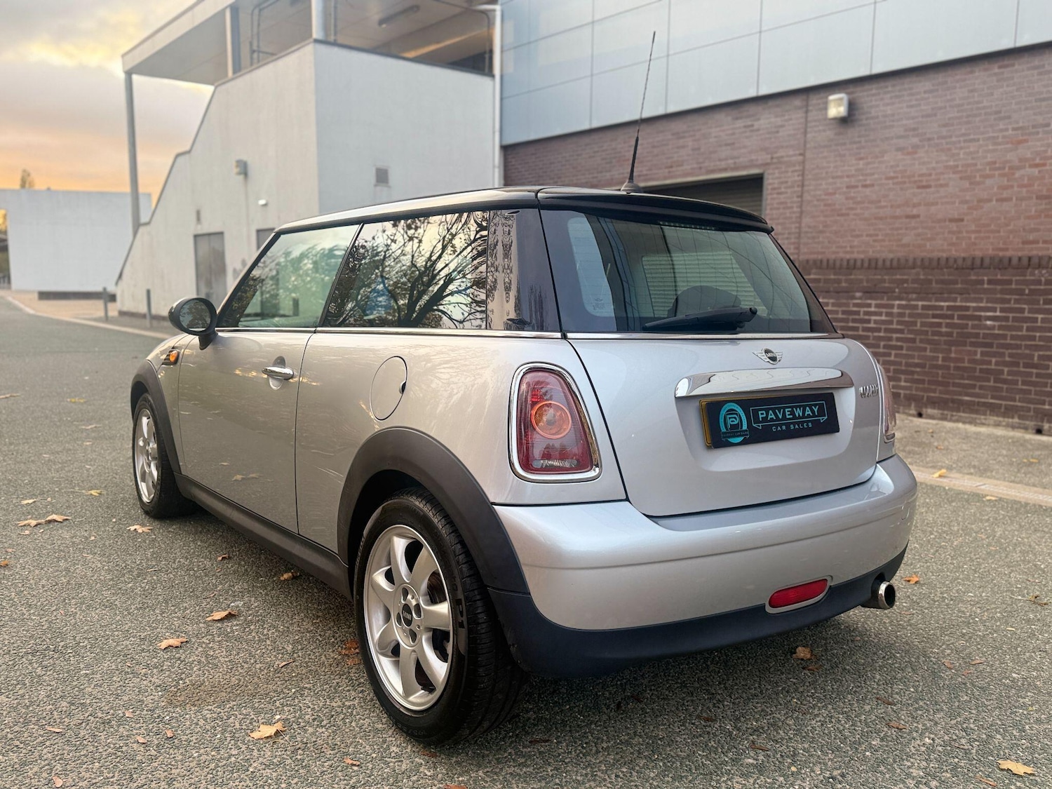 Used MINI Hatch 2009 for sale - 76370376: Photo 4