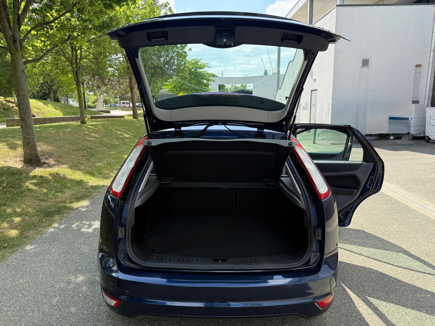 Used Ford Focus 2010 for sale - 76378002: Photo 28