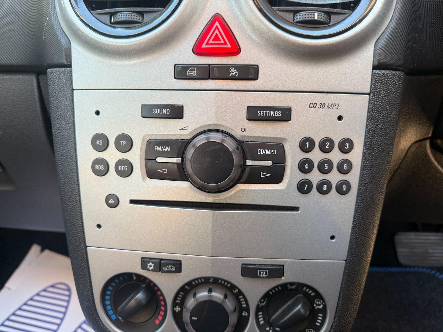 Used Vauxhall Corsa 2007 for sale - 76377598: Photo 24