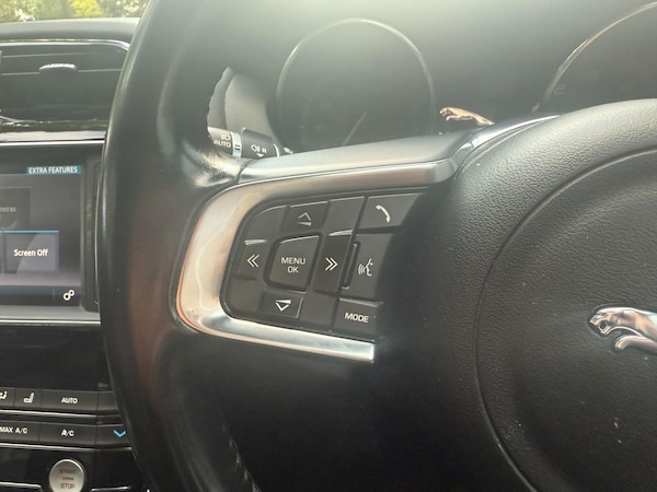 Used Jaguar XE 2015 for sale - 76306728: Photo 26