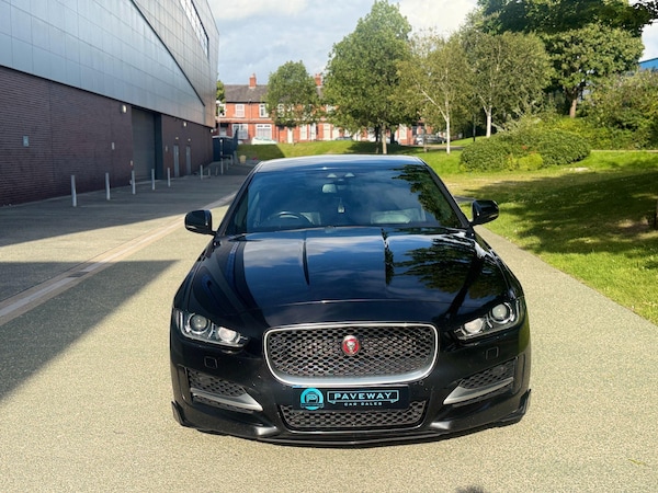 Used Jaguar XE 2015 for sale - 76306728: Photo 2