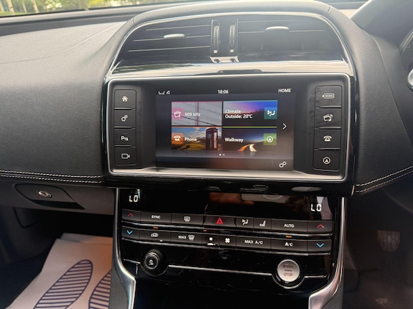 Used Jaguar XE 2015 for sale - 76306728: Photo 45