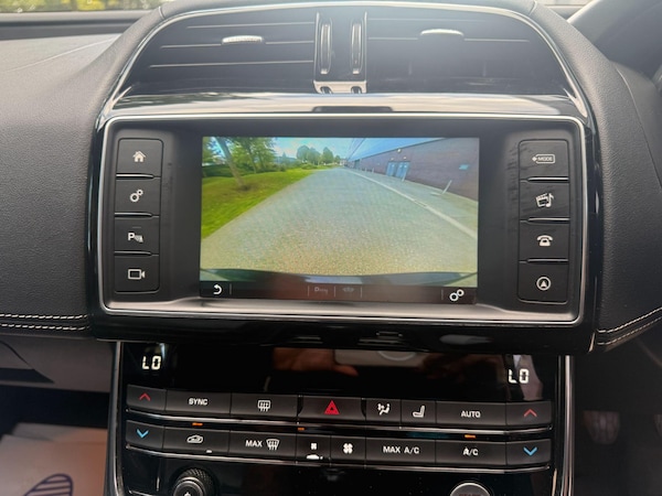 Used Jaguar XE 2015 for sale - 76306728: Photo 46