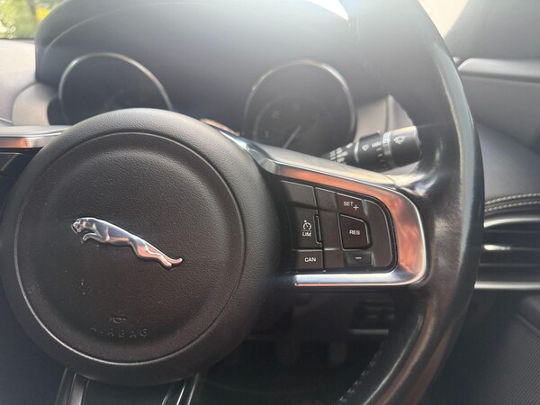 Used Jaguar XE 2015 for sale - 76306728: Photo 58
