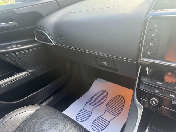 Used Jaguar XE 2015 for sale - 76306728: Photo 66