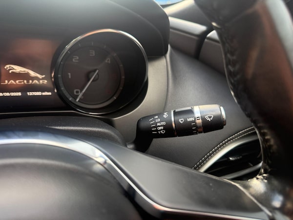 Used Jaguar XE 2015 for sale - 76306728: Photo 76