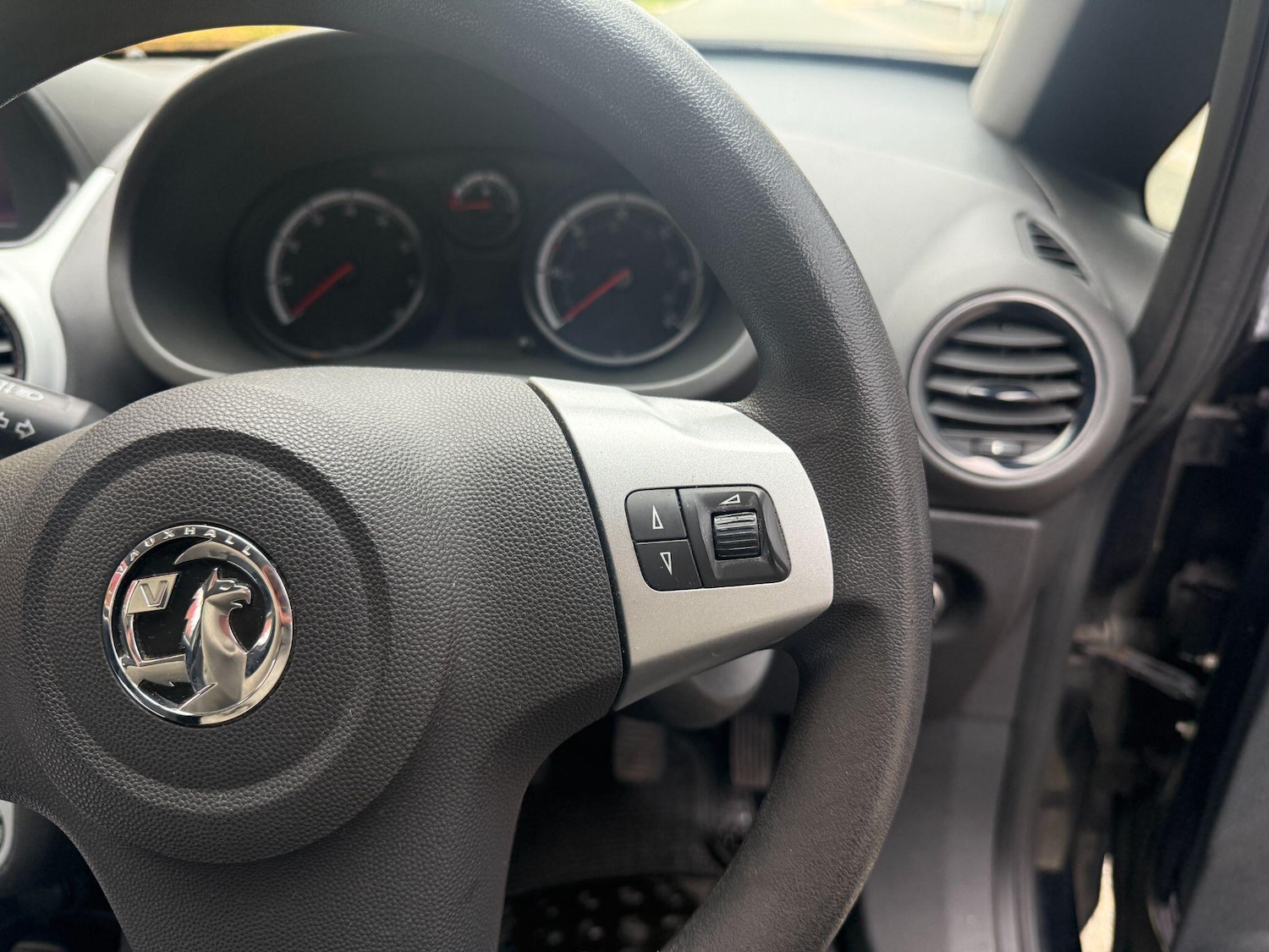 Used Vauxhall Corsa 2012 for sale - 76377841: Photo 43