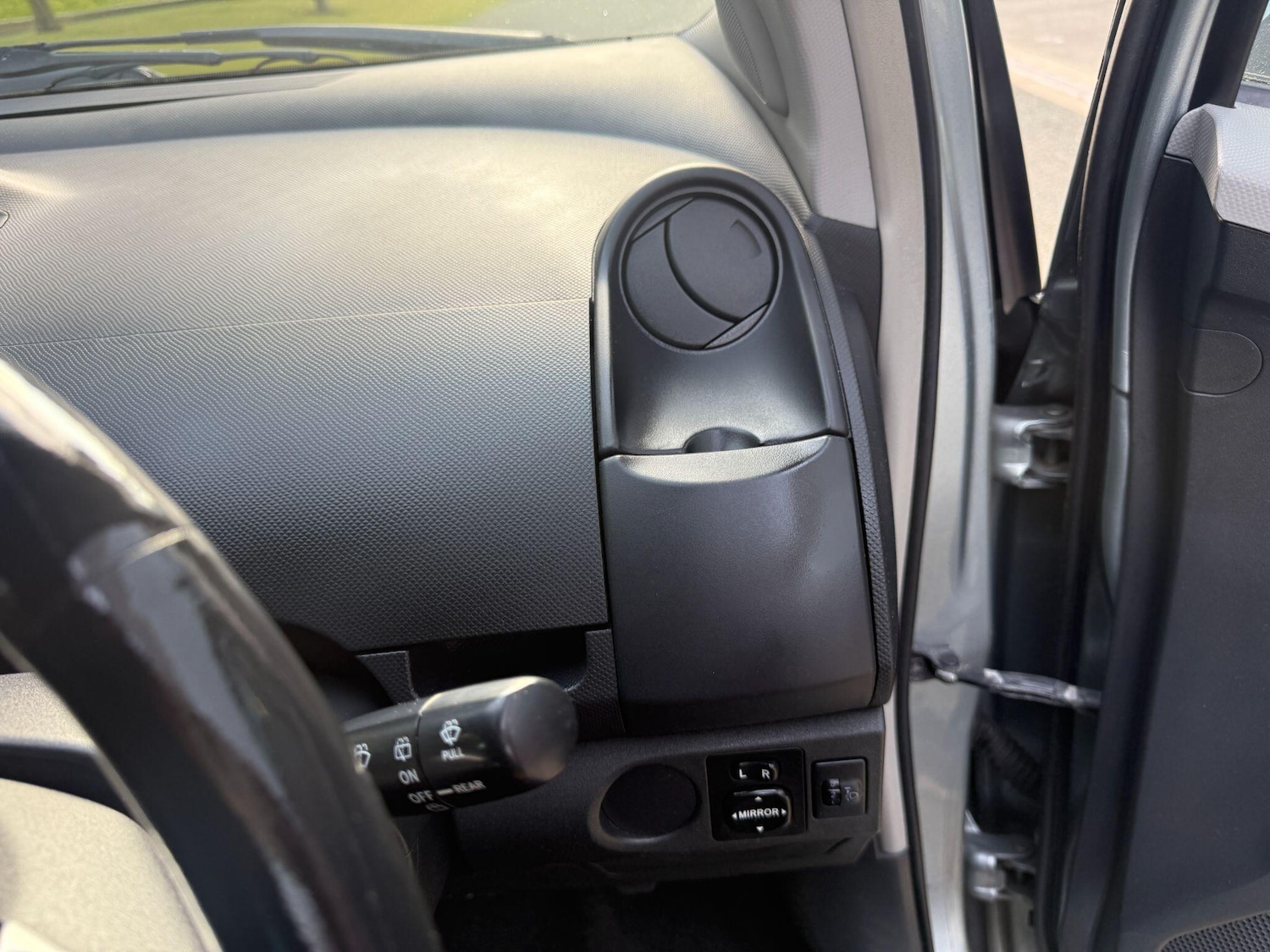 Used Toyota Yaris 2007 for sale - 76378110: Photo 37