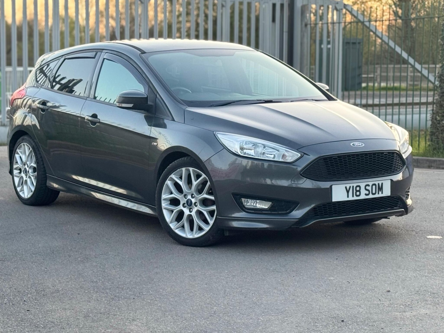 Used Ford Focus 2017 for sale - 78083935: Photo 2