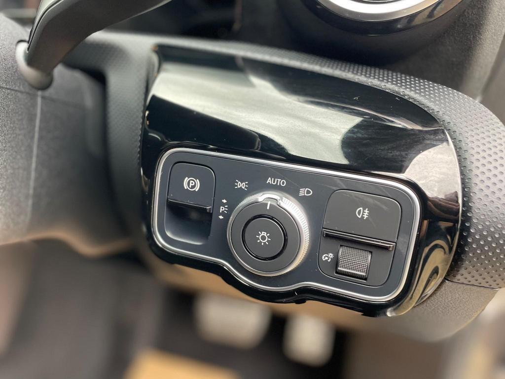 Used Mercedes-Benz A-Class 2018 for sale - 78083909: Photo 8