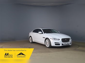 Used Jaguar XE 2017 for sale - 78257924: Photo