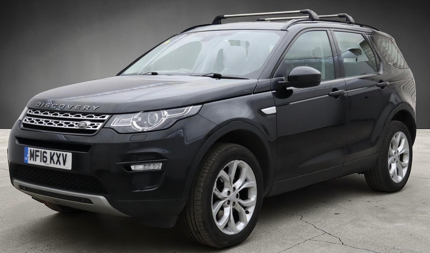 Used Land Rover Discovery Sport 2016 for sale - 78083936: Photo 2
