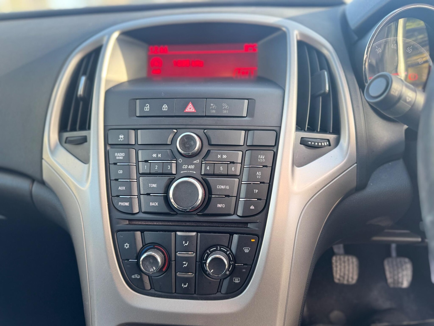 Used Vauxhall Astra 2013 for sale - 78083917: Photo 8