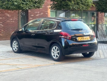Used Peugeot 208 2018 for sale - 79010512: Photo