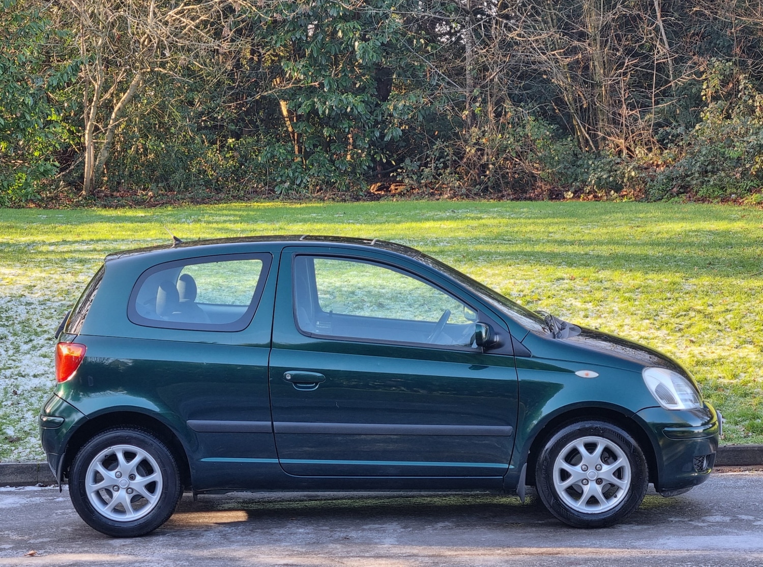 Used Toyota Yaris 2004 for sale - 77125989: Photo 2