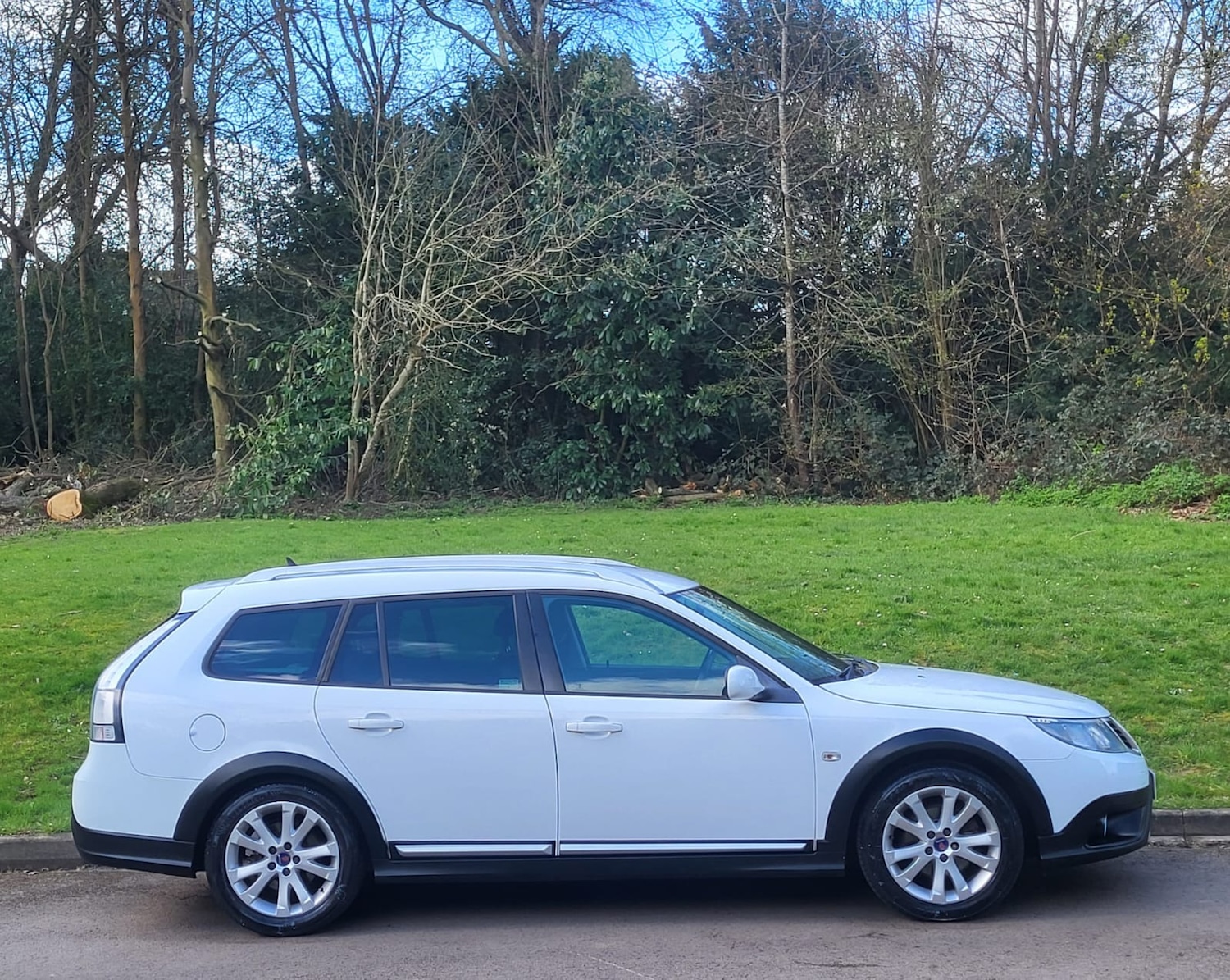 Used Saab 9-3 2011 for sale - 78011723: Photo 2