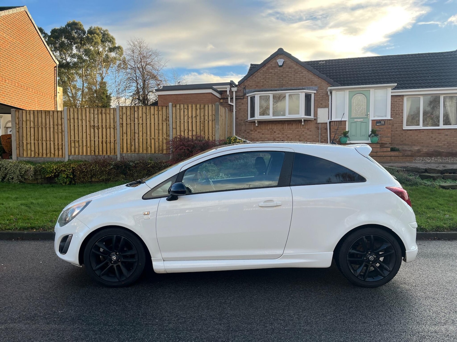 Used Vauxhall Corsa for sale - 78116555: Photo 3