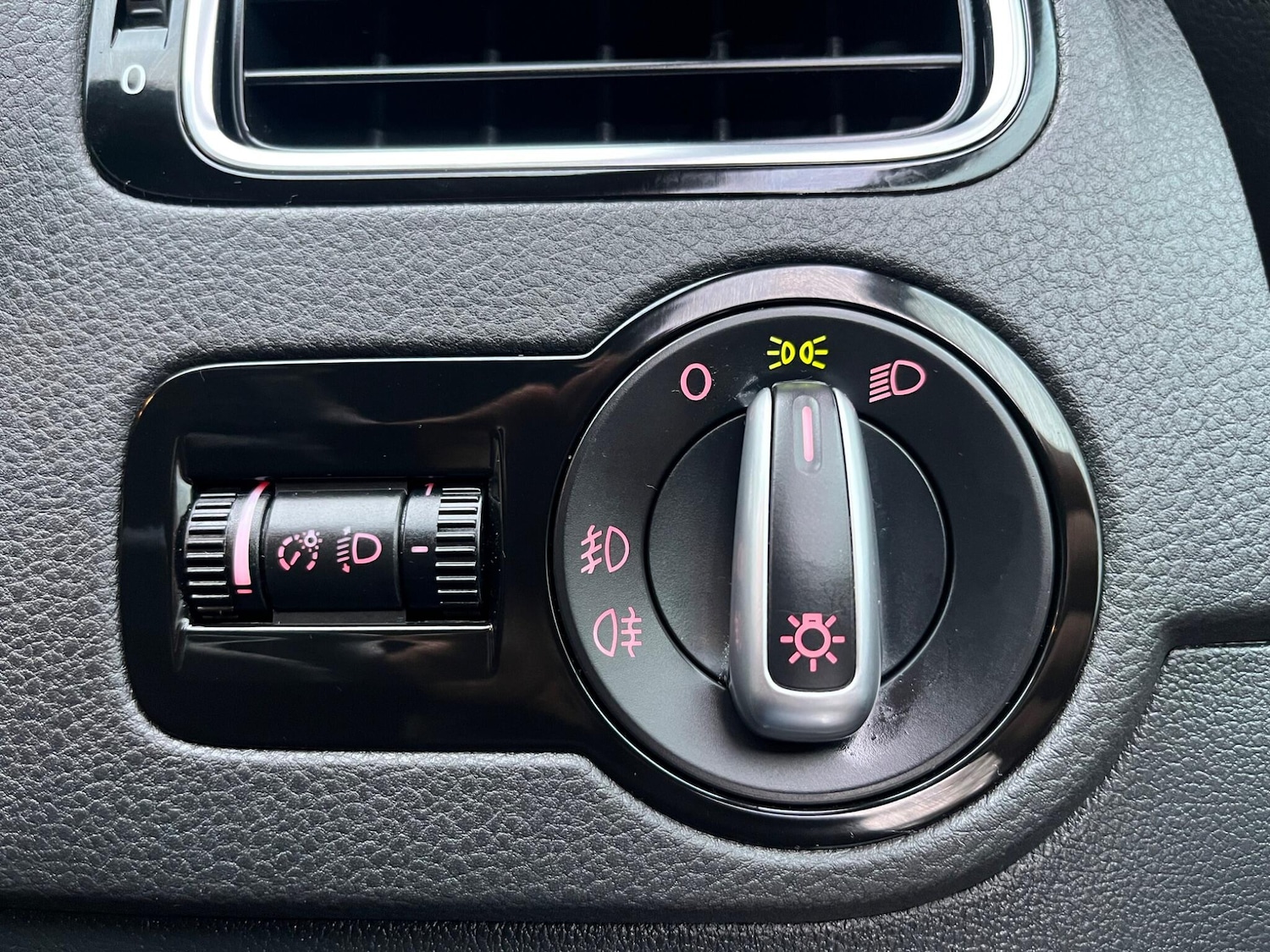 Used Volkswagen Polo for sale - 78035196: Photo 33