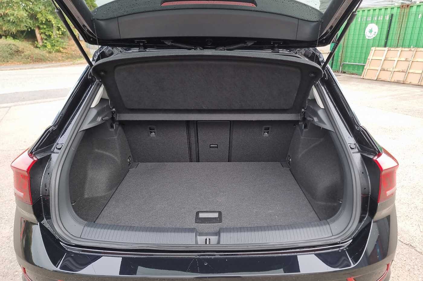 Used Volkswagen T-Roc 2023 for sale - 76111228: Photo 12