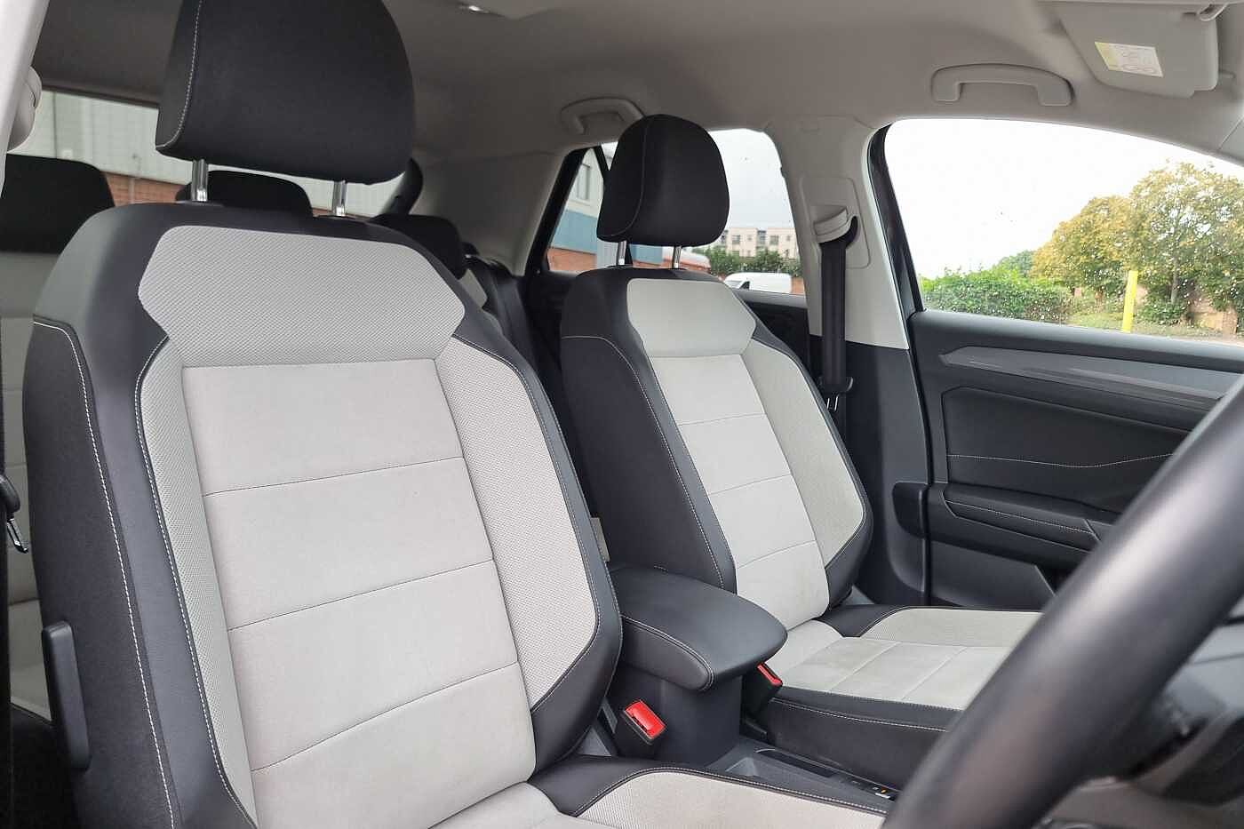 Used Volkswagen T-Roc 2023 for sale - 76111228: Photo 13