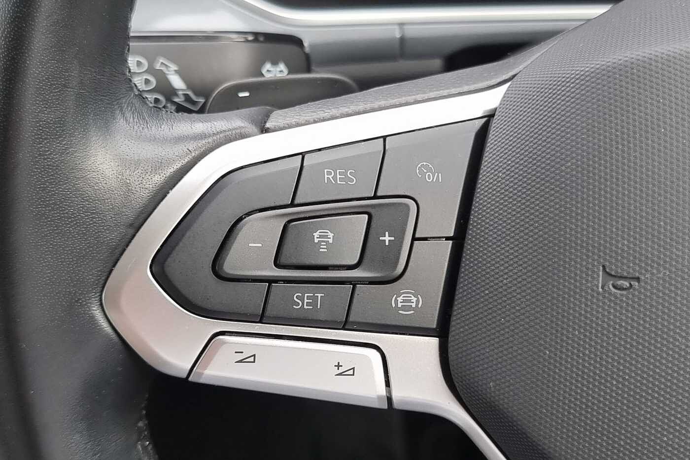 Used Volkswagen T-Roc 2023 for sale - 76111228: Photo 15