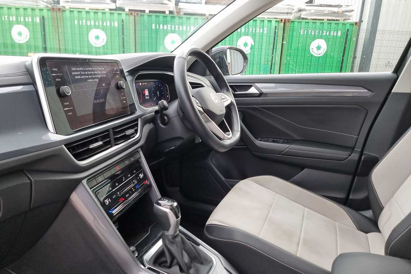 Used Volkswagen T-Roc 2023 for sale - 76111228: Photo 2