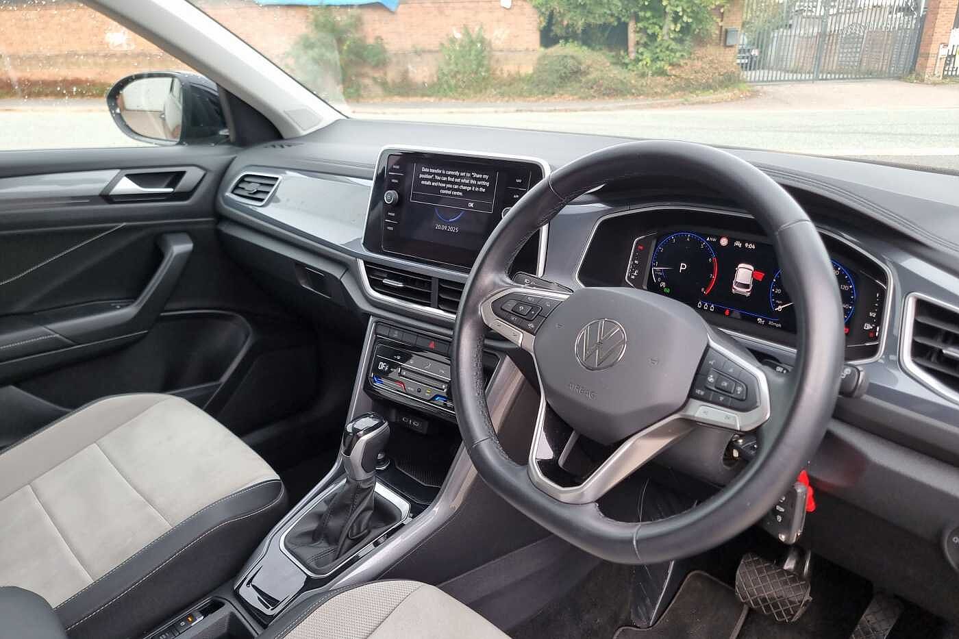 Used Volkswagen T-Roc 2023 for sale - 76111228: Photo 6